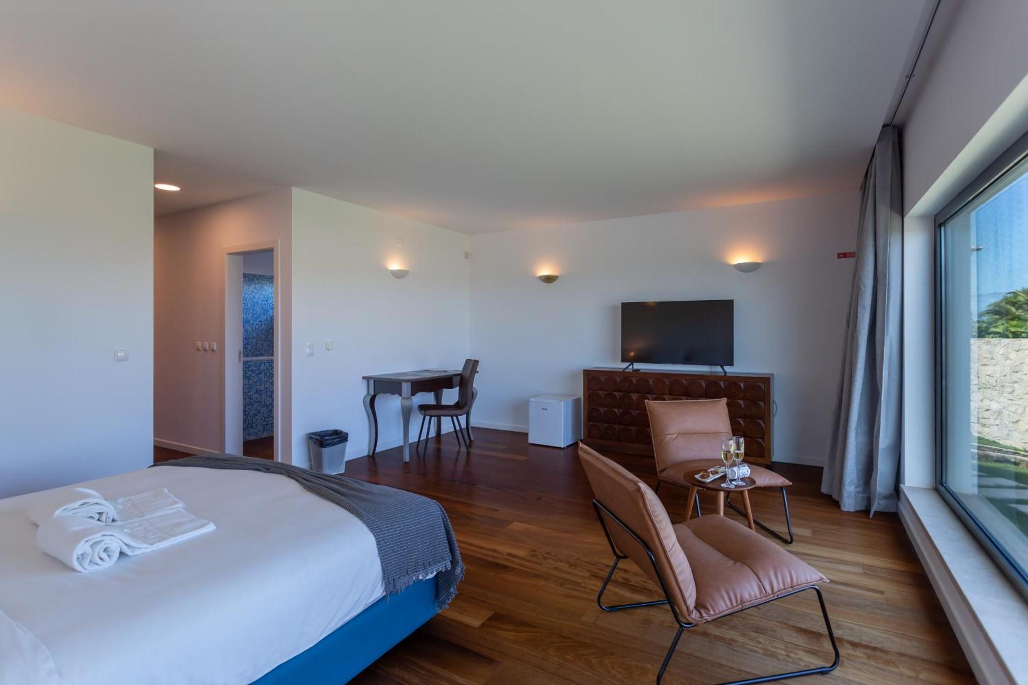 Penedo Escape Sea Suites Colares Bagian luar foto